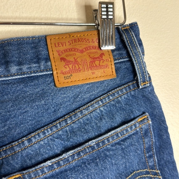 Levi’s 501 ladies cutoff western denim shorts fly button size 25 - Picture 8 of 9